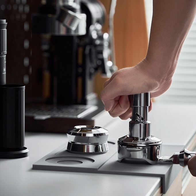 58mm coffee gravity powder distributor with adaptive height tamper